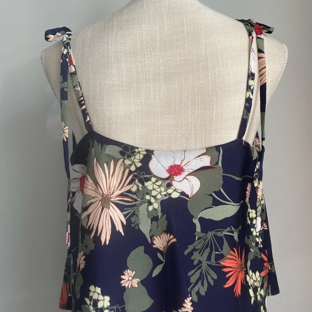 NWT BR Navy Floral Print Tie Shoulder Tiered Top, Size Small - Picture 7 of 16